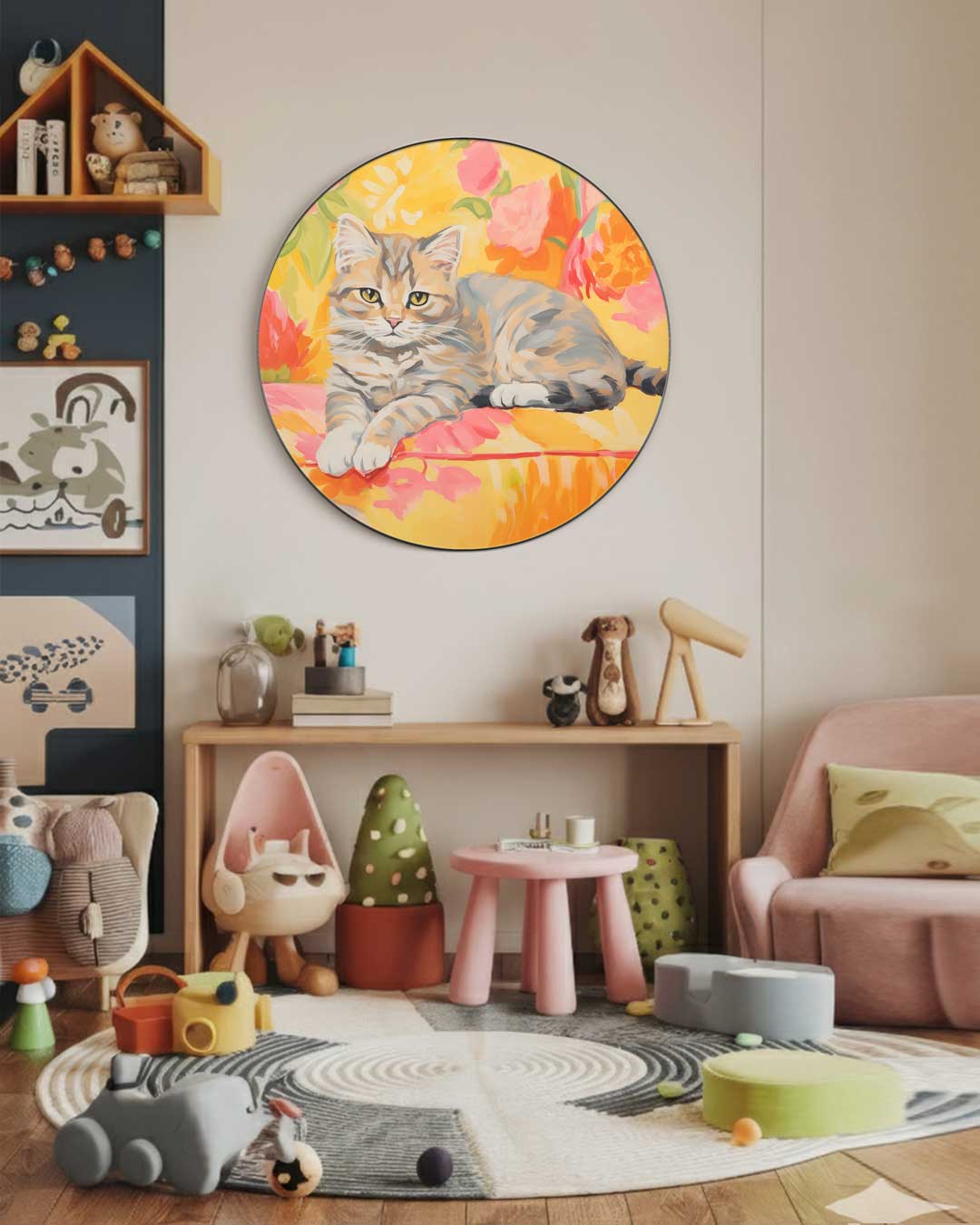 Lief Katje op Bloeiende Achtergrond Muurcirkel-WallArtistic