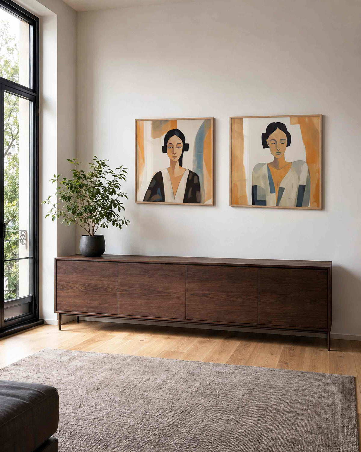 Interieurpresentatie van een tweedelige vierkante posterset met portretten van vrouwen