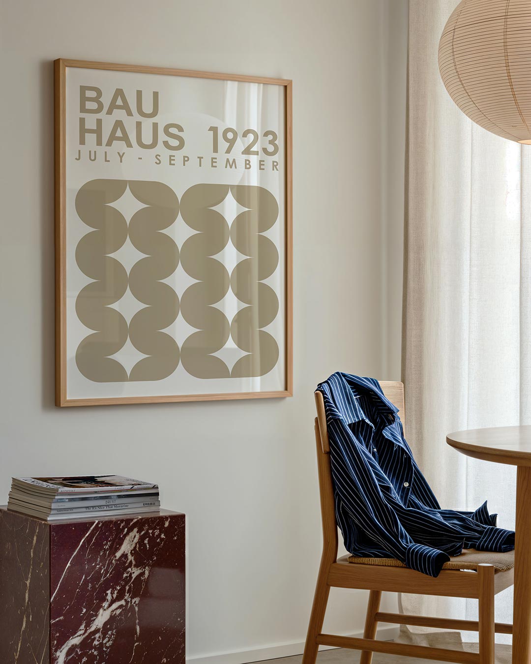 Grafische compositie met tekst en patronen