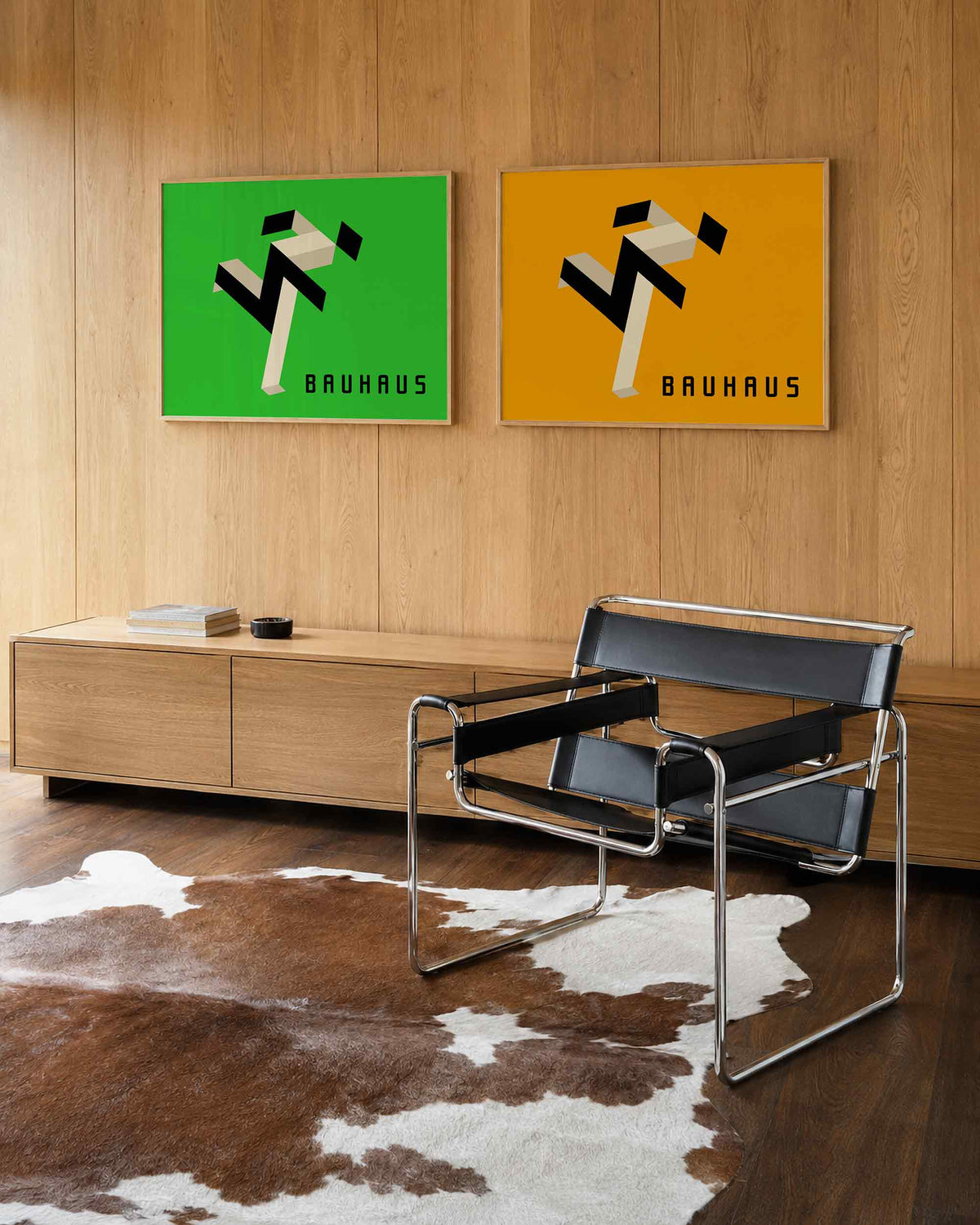 Interieurmockup van tweedelige landscape-posterset met zigzaglint op groen en oranje
