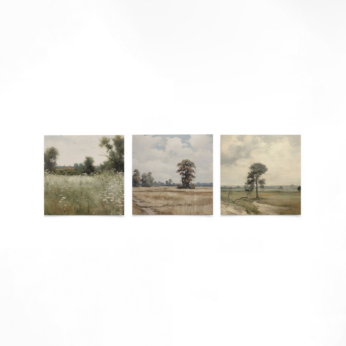 Drie vierkante posters met rustieke landschappen op een gebroken witte achtergrond