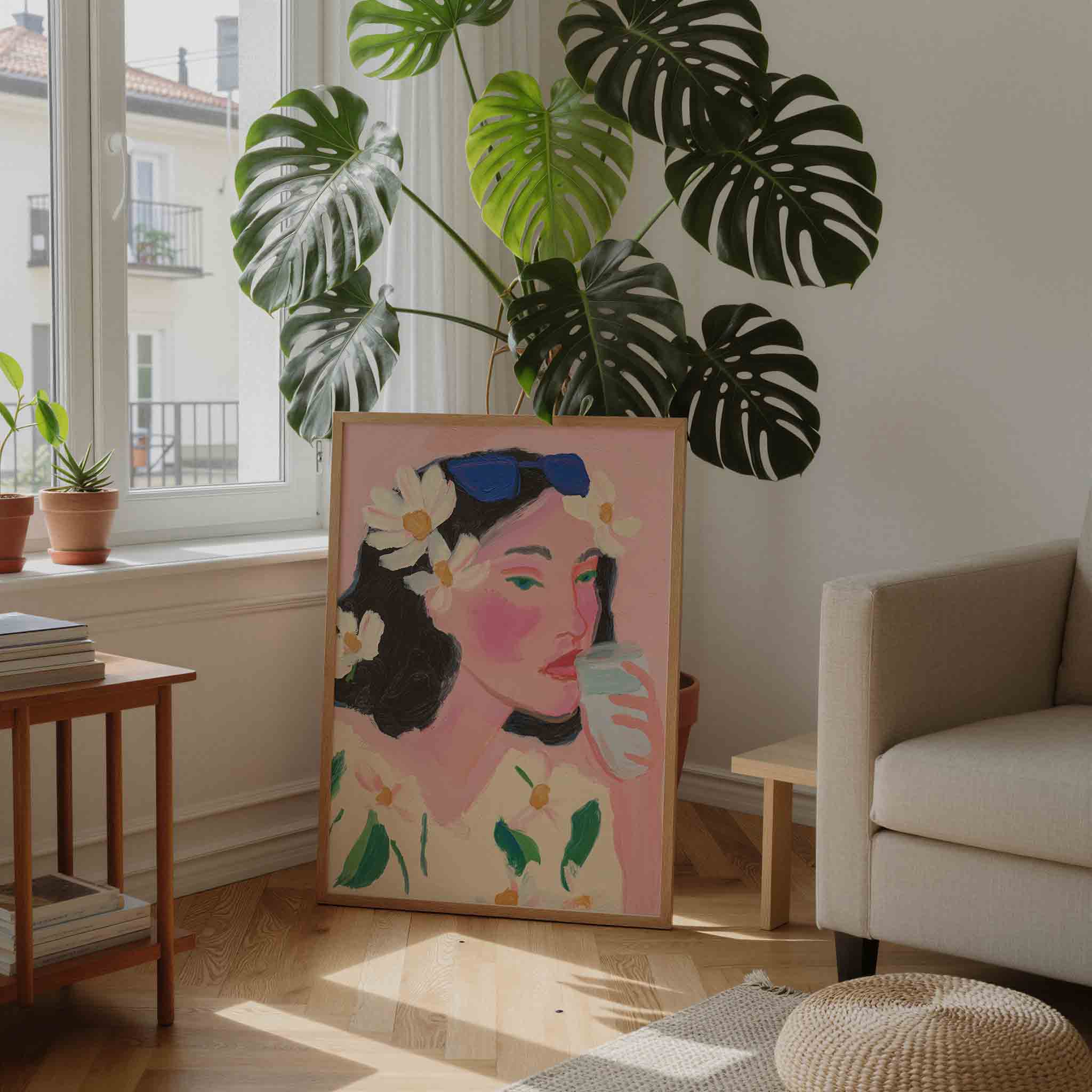 Vrouw met bloemen en zonnebril Poster