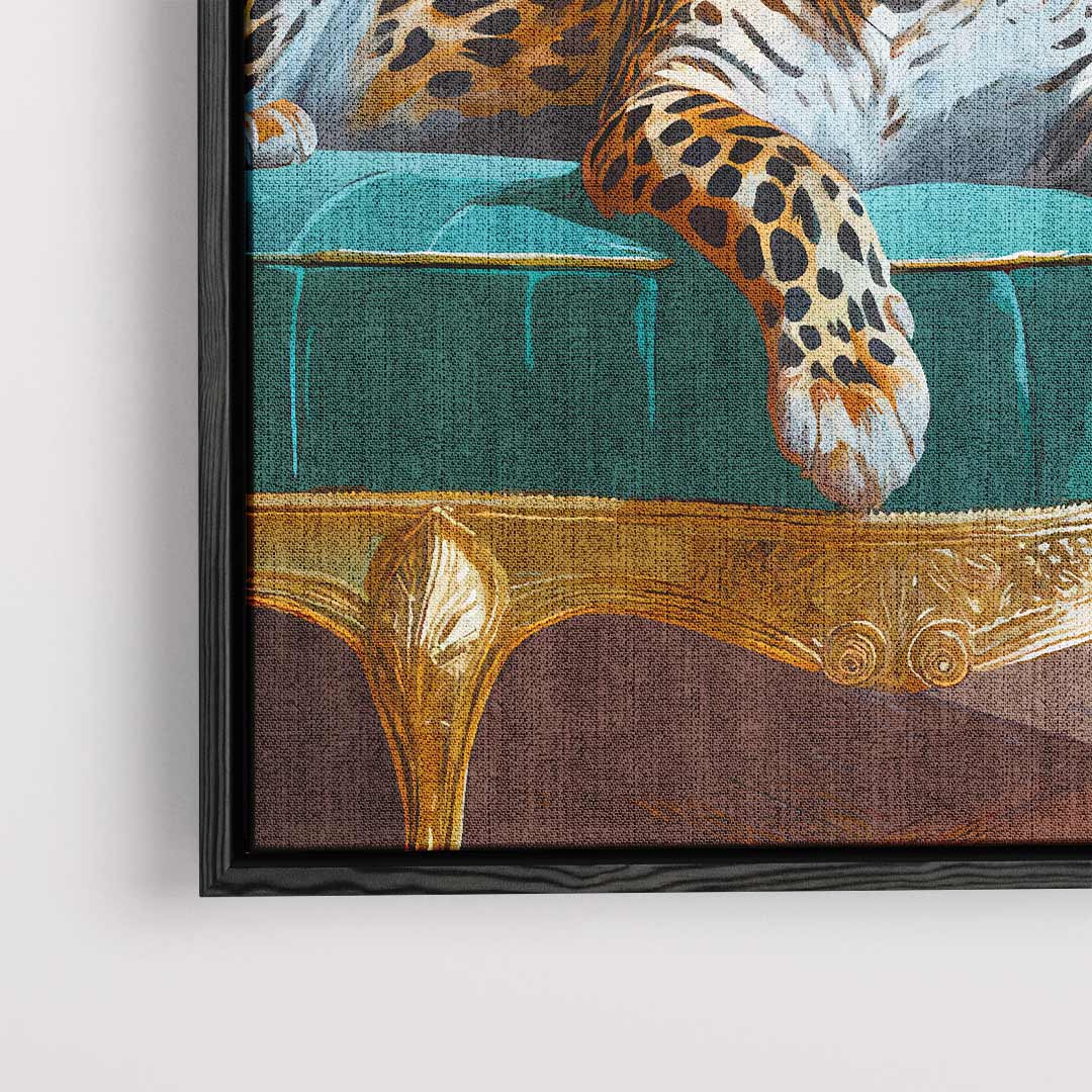 Luxe Luipaard op Sofa Kunstwerk