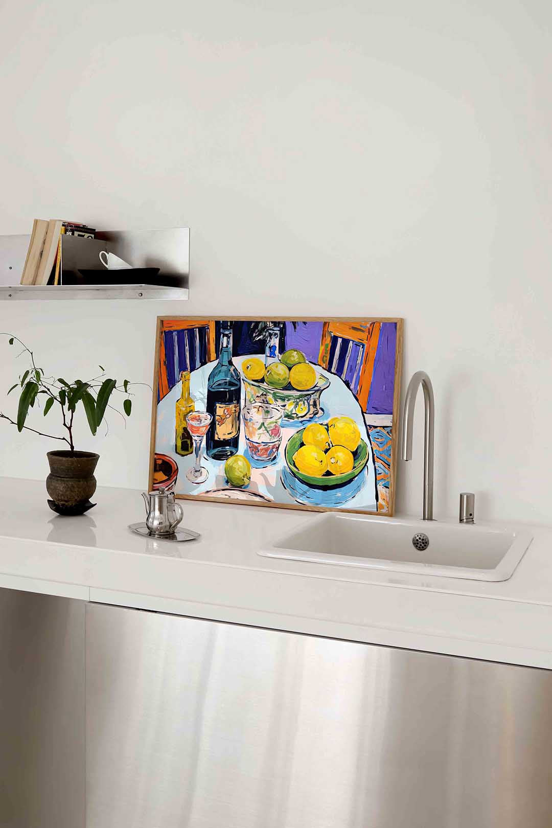 Citroenen en flessen op tafel Poster