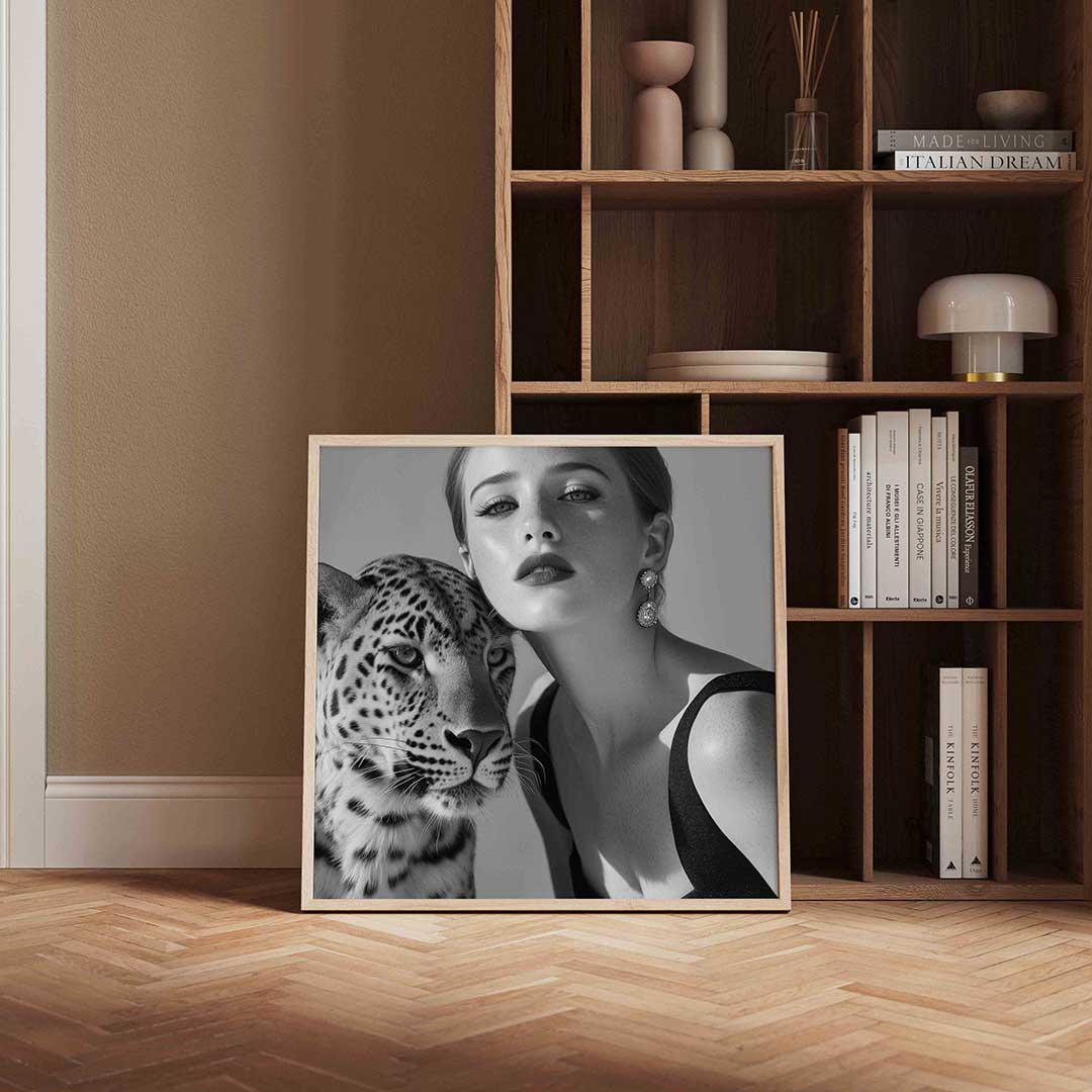 Vrouw en luipaard Poster