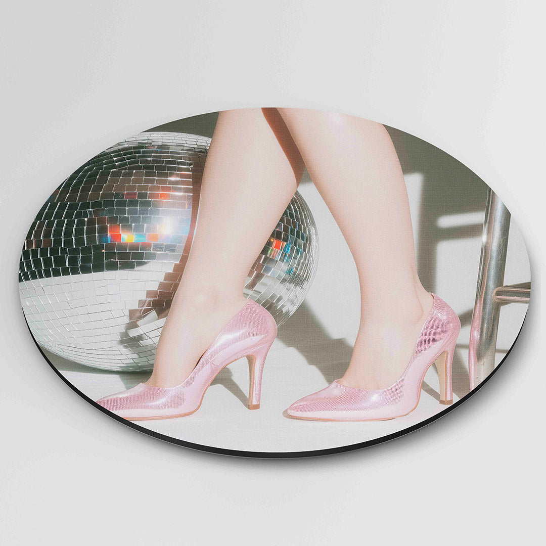 Roze schoenen en discobal Muurcirkel