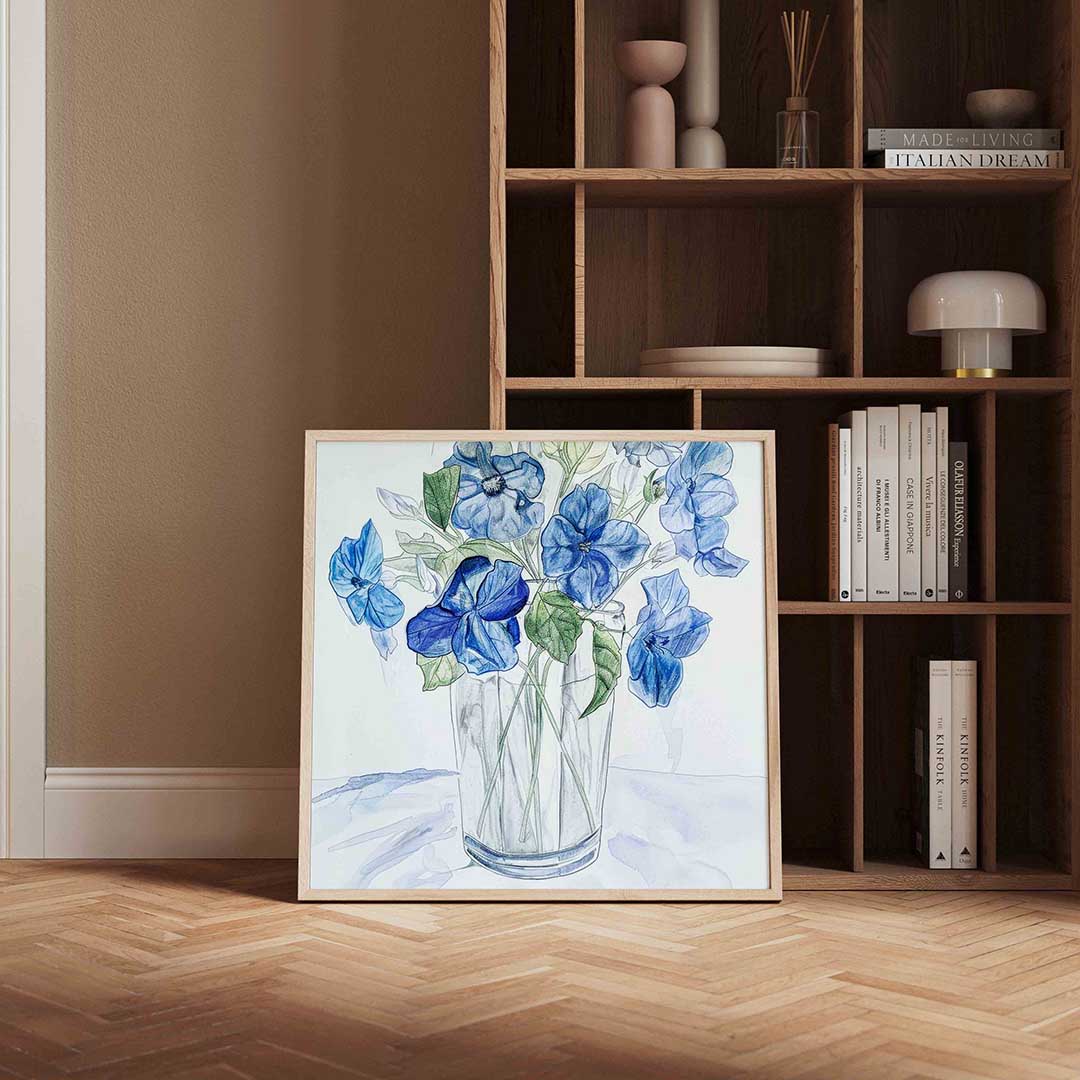 Blauwe bloemen in vaas Poster