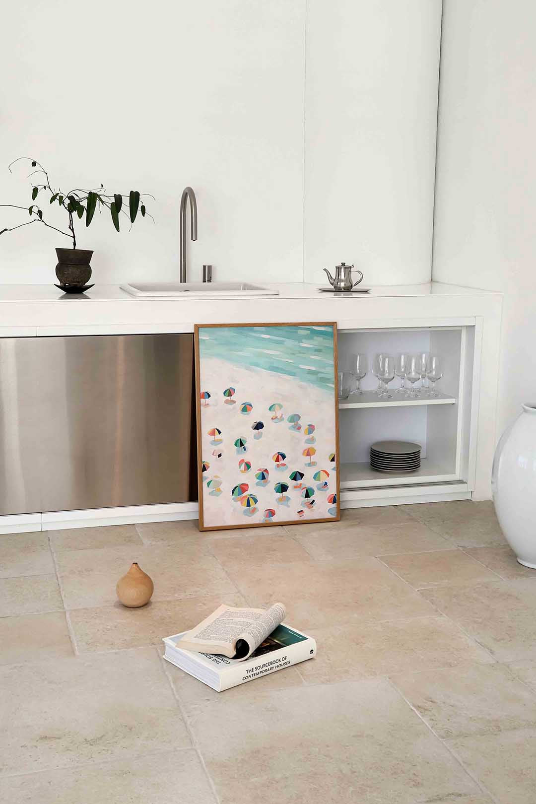 Strand met parasols Poster
