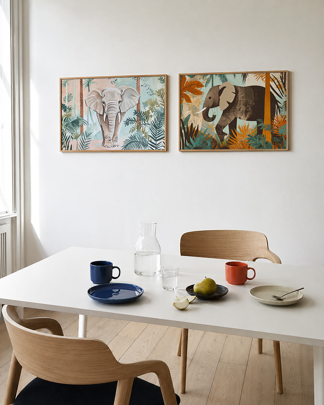 Twee liggende posters met een olifant in zachte tinten, aan de muur in een interieur
