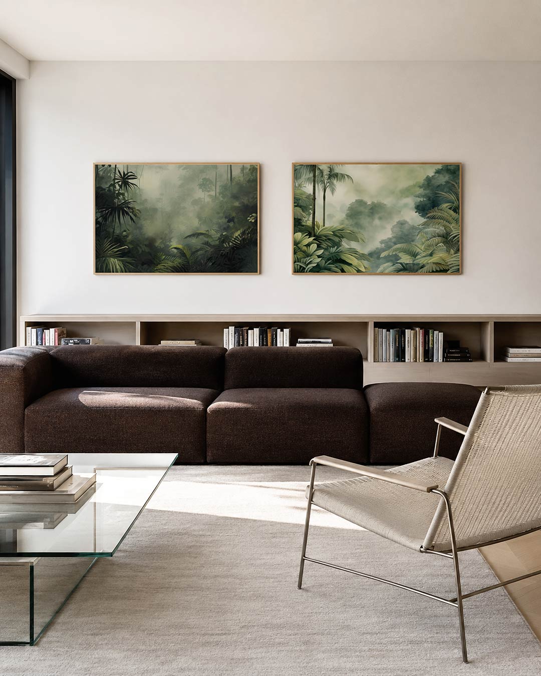 Tweedelige posterset met een weelderige jungle met een mysterieuze mist, getoond in een interieur