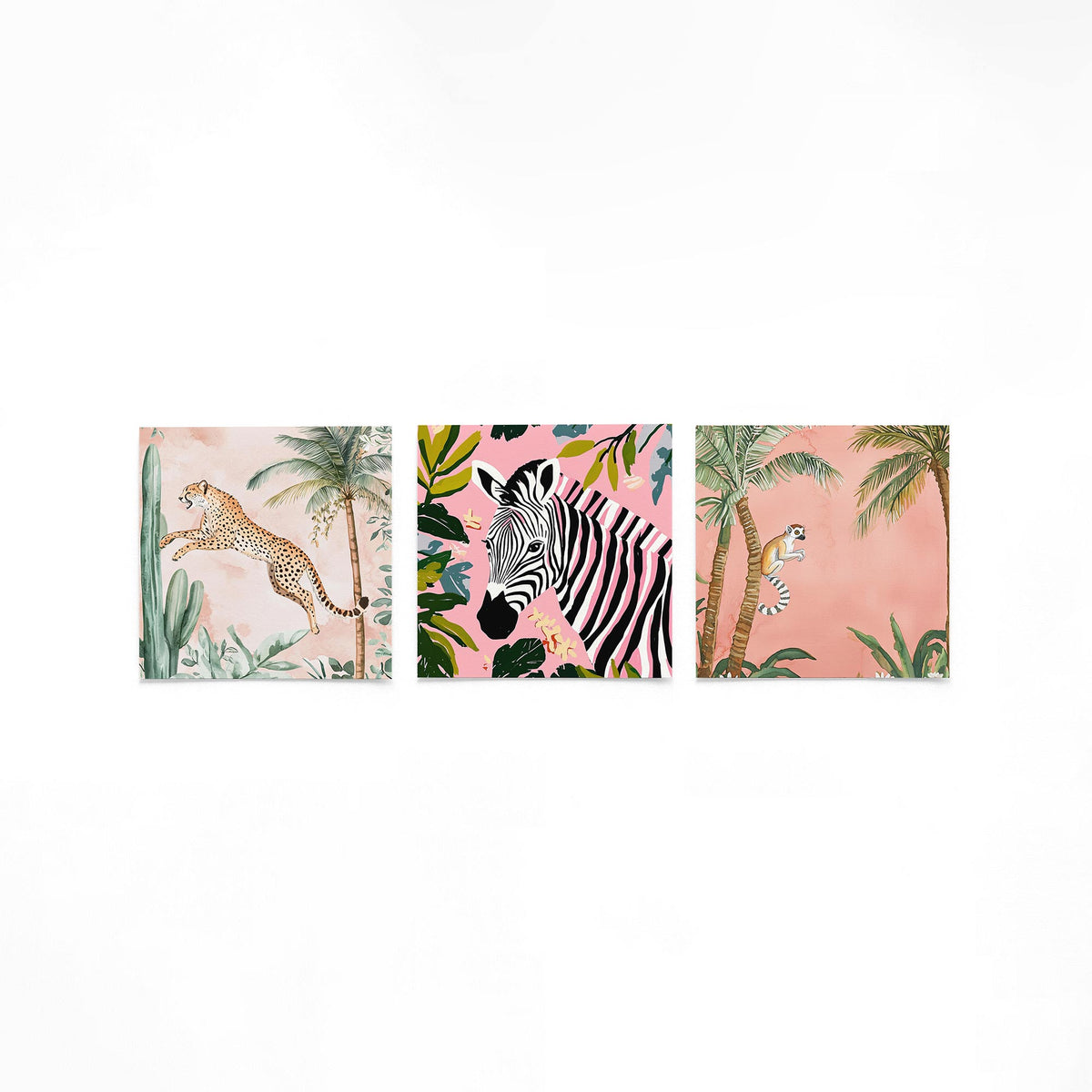 Drie vierkante posters met jungle dieren op een gebroken witte achtergrond