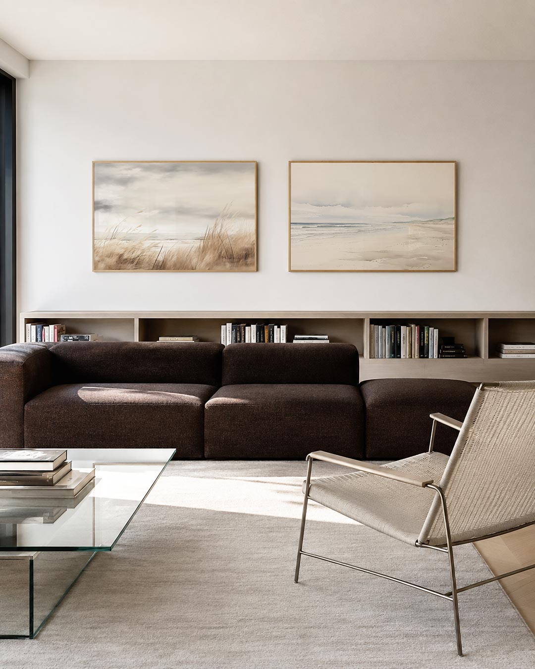 Tweedelige posterset met een landschap met wuivend gras en een bewolkte lucht, getoond in een interieur