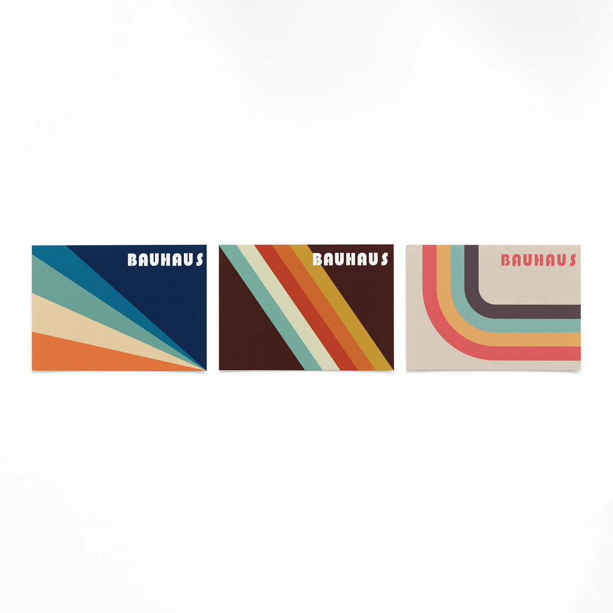 Drie landscape posters met kleurbanen in ritme als vrijstaande productfoto