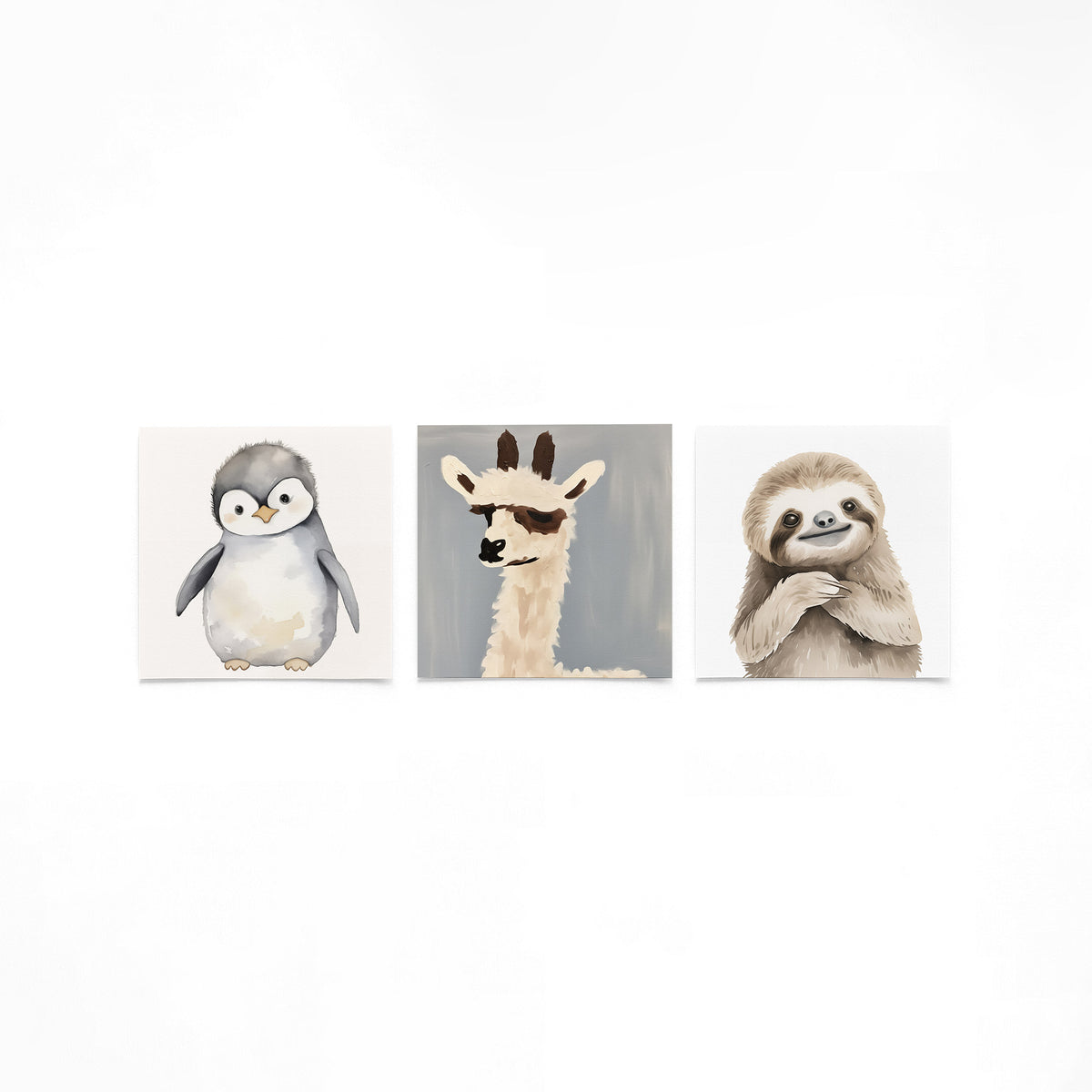 Drie vierkante posters met dierenportretten op een gebroken witte achtergrond