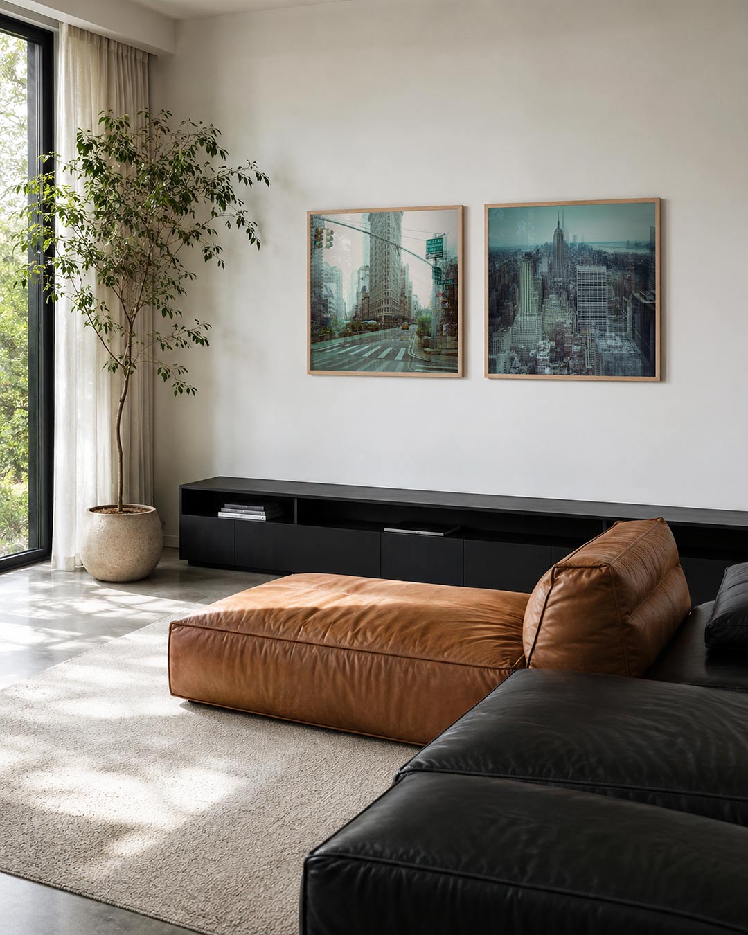 Interieur met vierkant fotografisch tweeluik stadslagen in teal – Gerald Emming