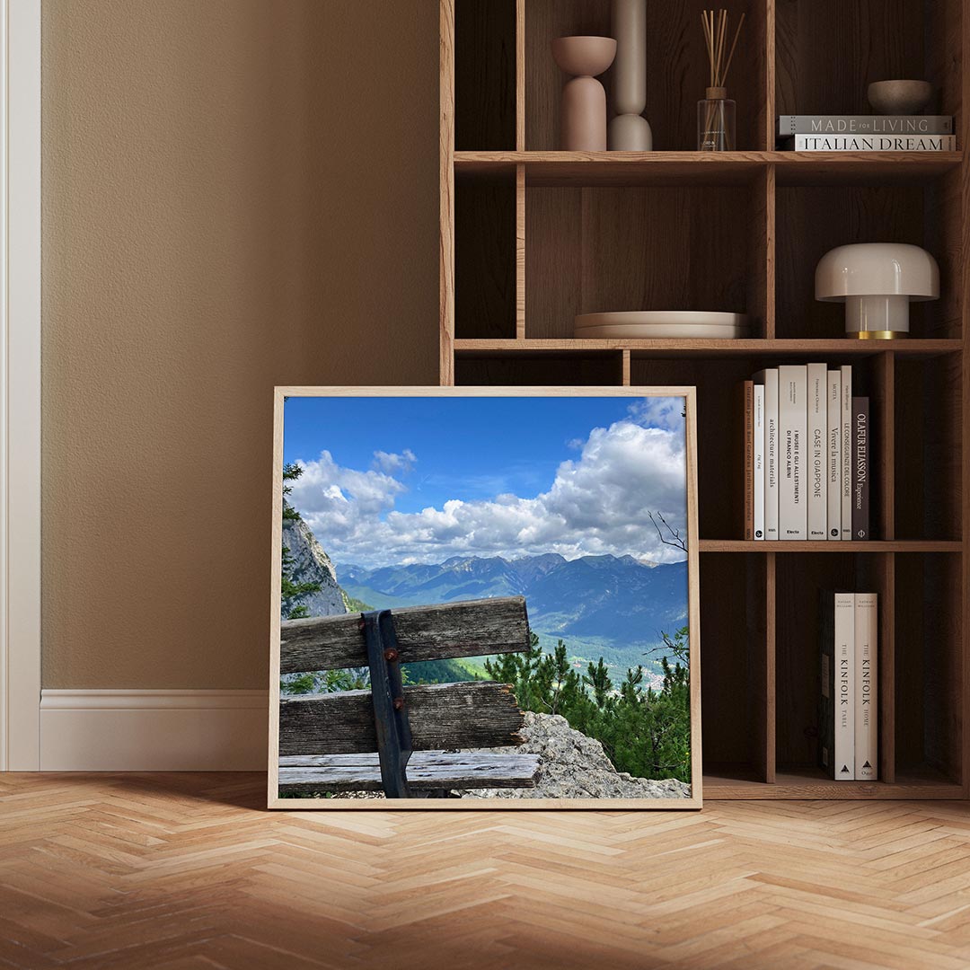 Berglandschap met bank Poster