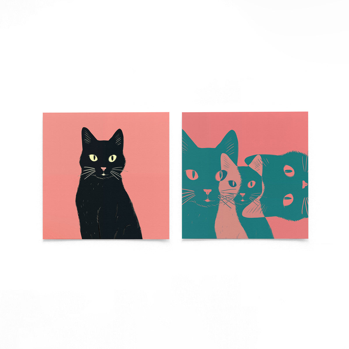 Twee vierkante posters met kattenportretten op een gebroken witte achtergrond