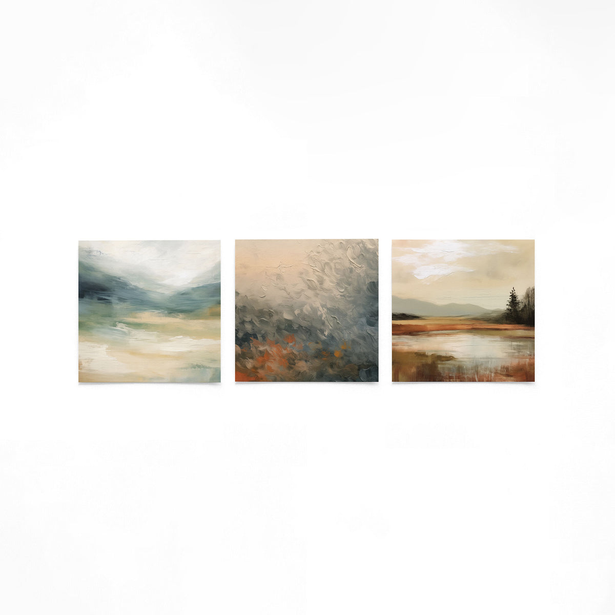 Drie vierkante posters met abstracte landschappen op een gebroken witte achtergrond