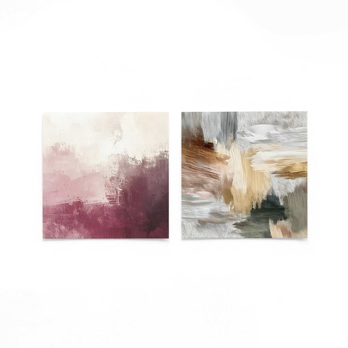 Twee vierkante posters met roze beige verfvlakken op een gebroken witte achtergrond