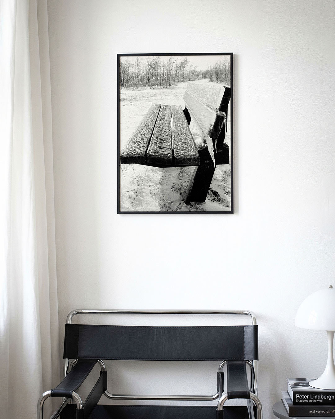 Ijsbank in winterlandschap Poster