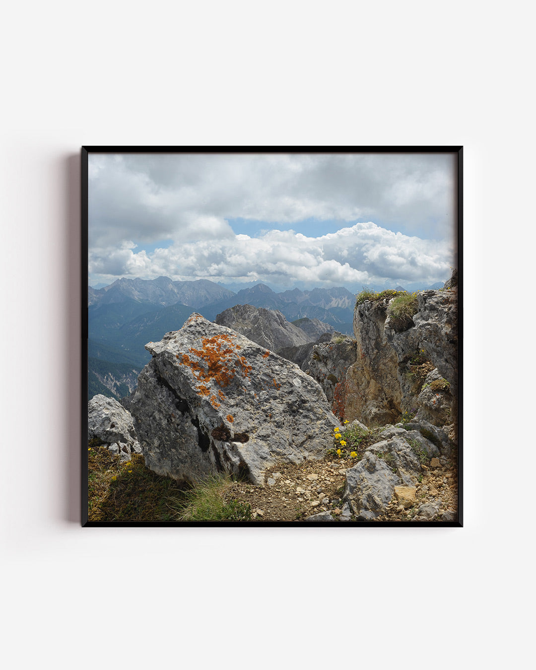 Rotsachtige berglandschap Poster