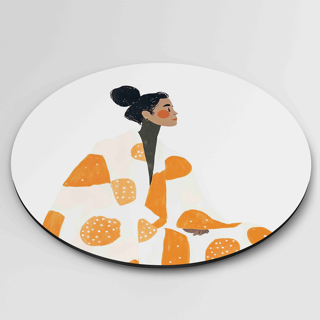 Vrouw met oranje patroon Muurcirkel