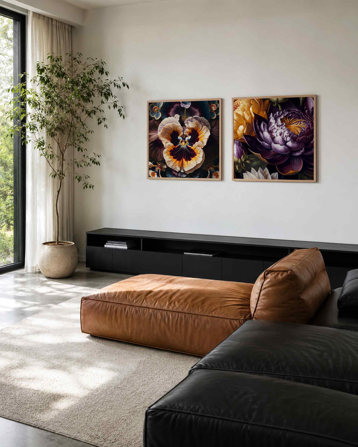 Interieurpresentatie van een tweedelige vierkante posterset met bloemenclose ups