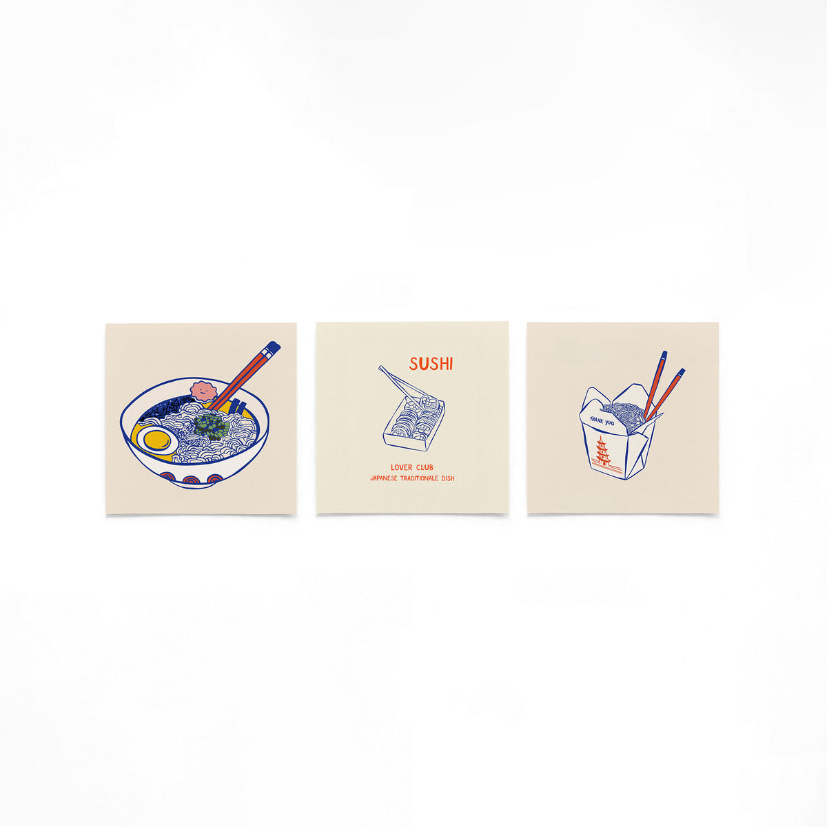 Drie vierkante posters met japanse gerechten op een gebroken witte achtergrond