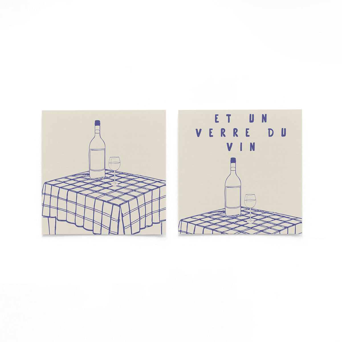 Twee vierkante posters met wijnfles en glas op een gebroken witte achtergrond