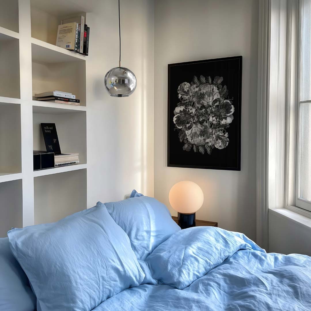 Bloemenpracht in Zwart-Wit Poster-WallArtistic