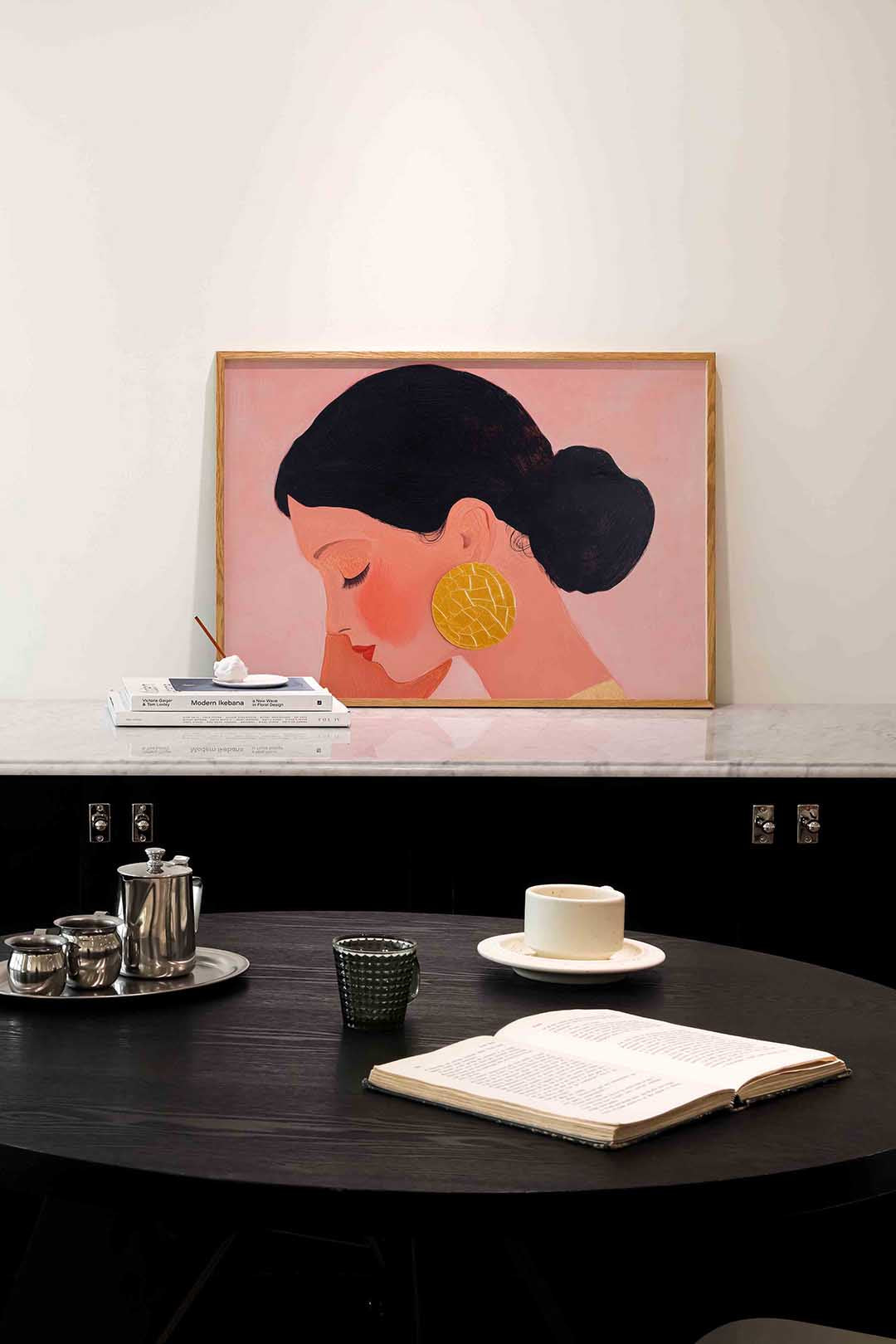 Vrouw met gouden oorbel Poster