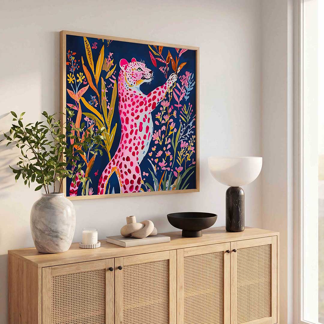 Roze luipaard met bloemen Poster