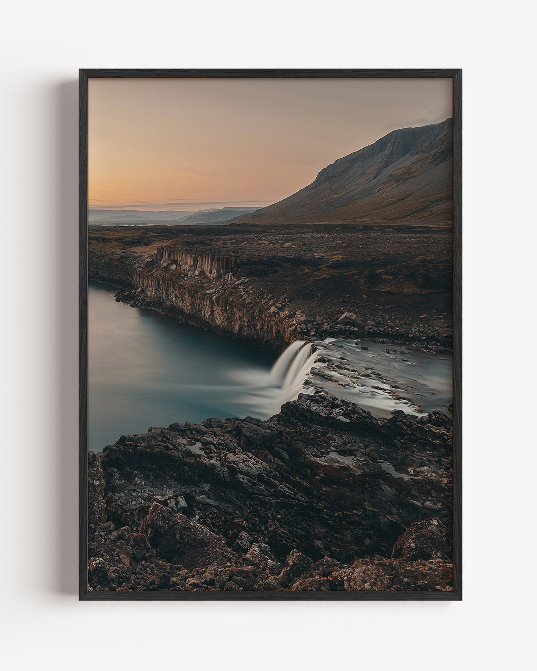 Rustige waterval Poster