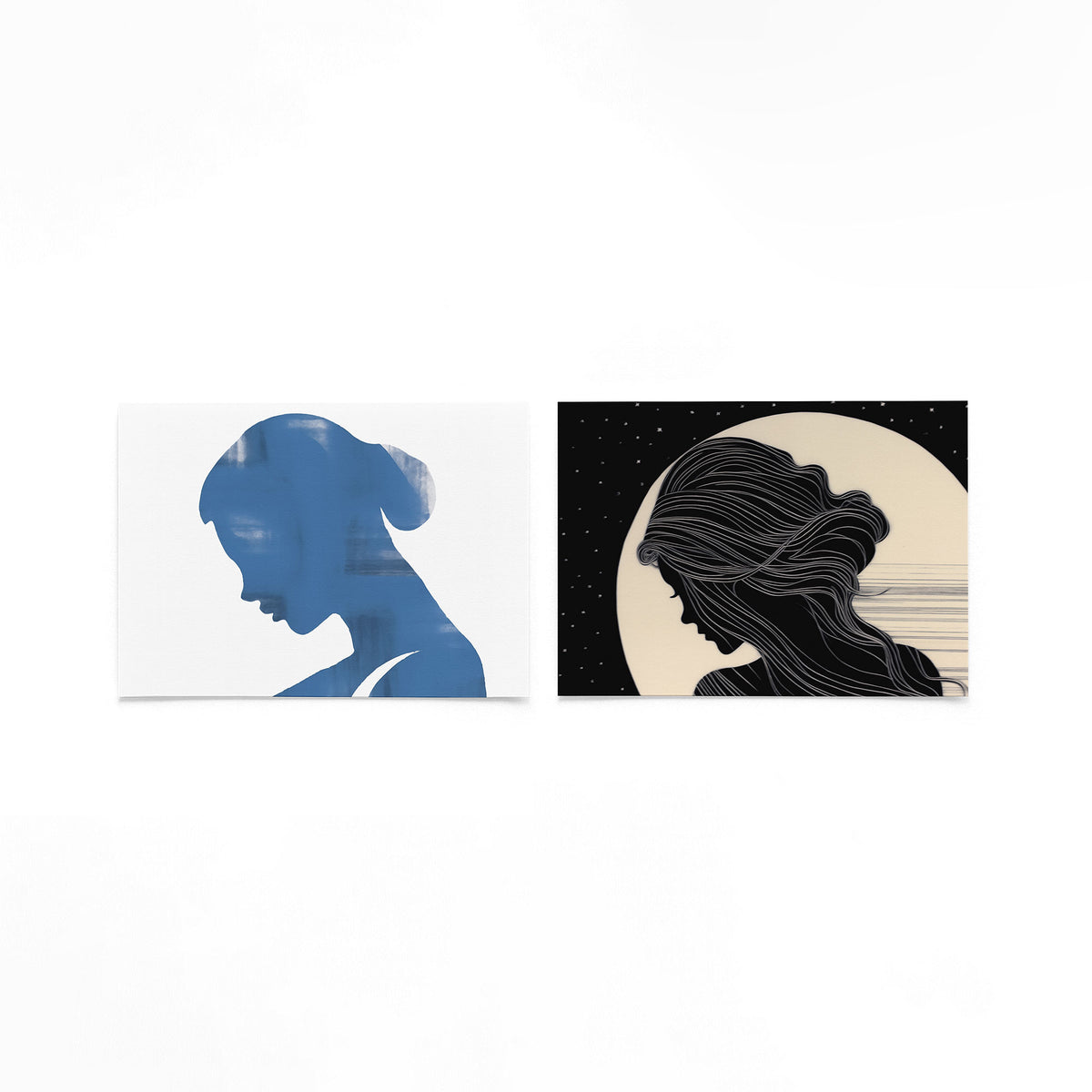 Twee liggende posters met een vloeiende blauwe vorm op een gebroken witte achtergrond