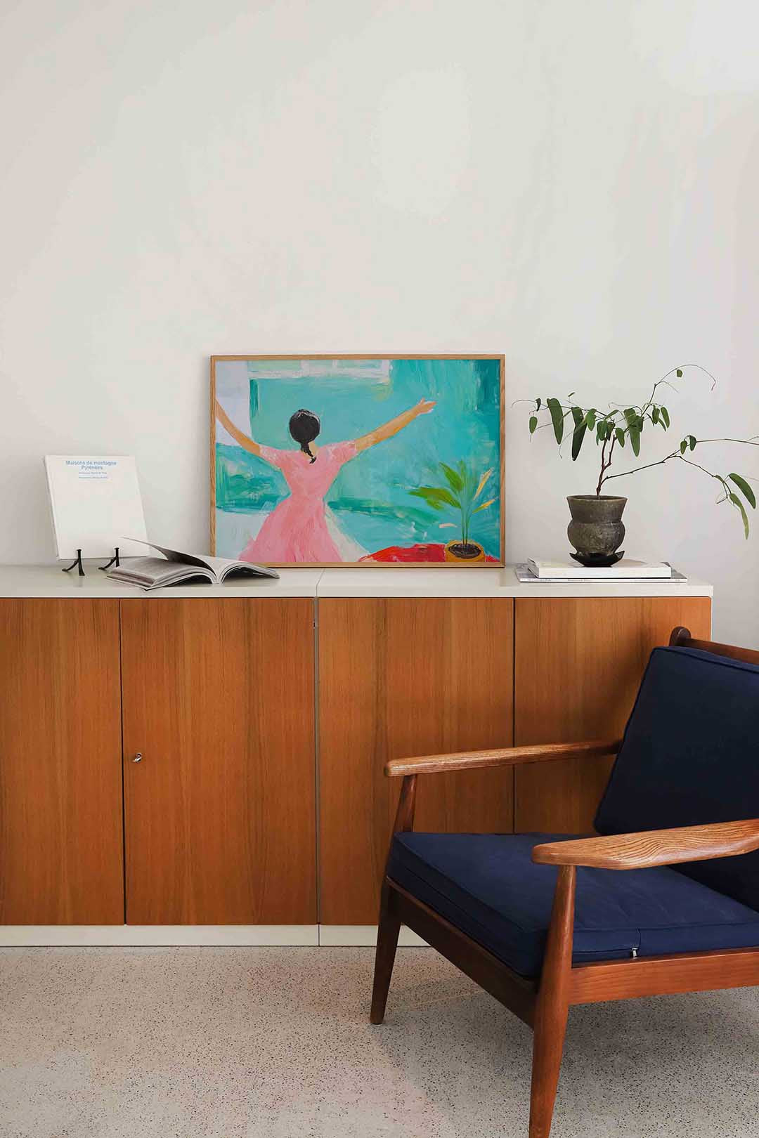 Vrouw in roze jurk Poster