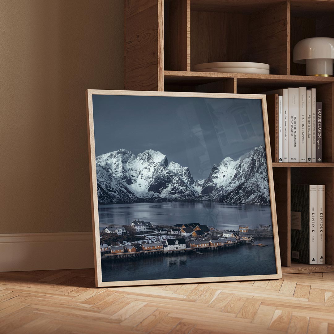 Berglandschap met dorp Poster