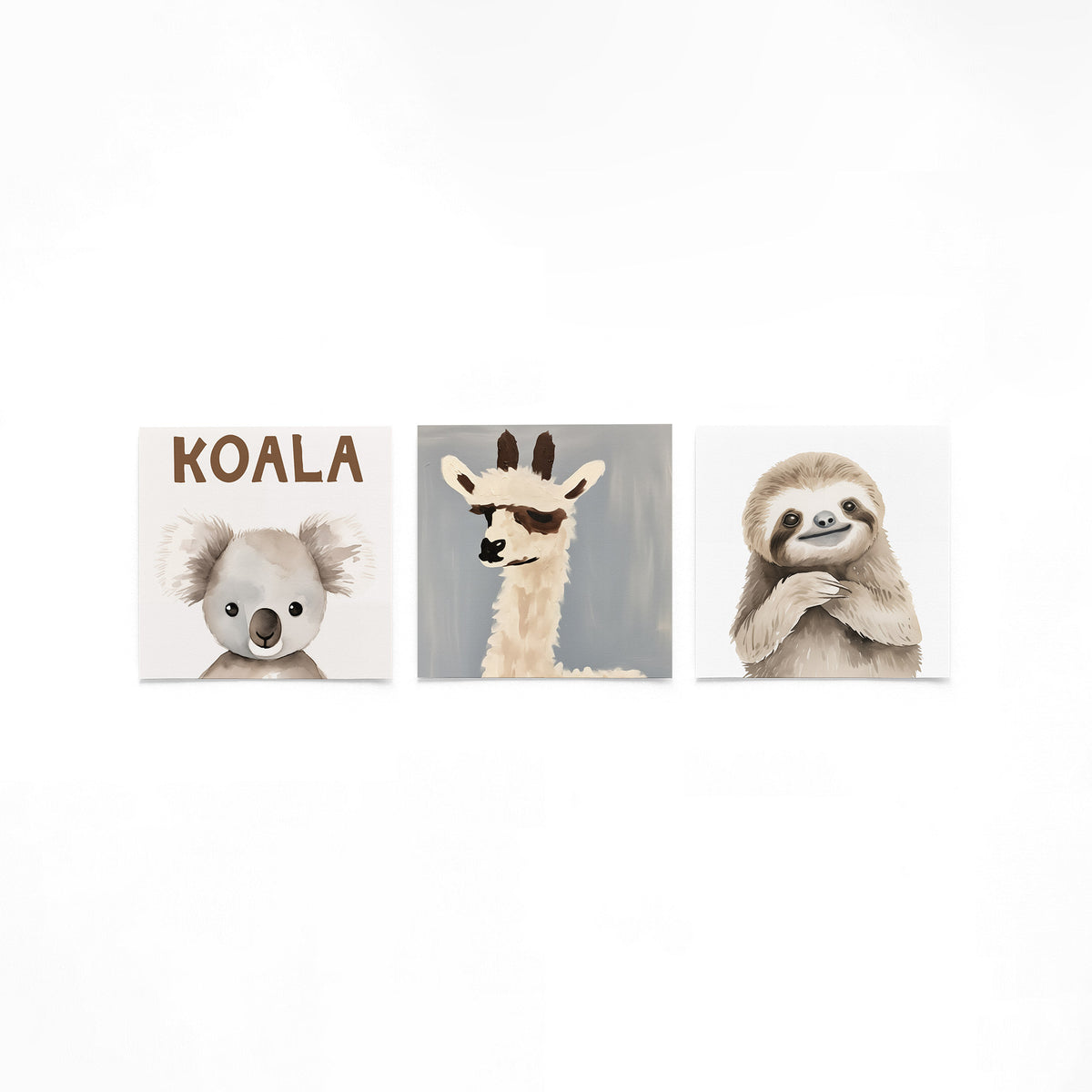 Drie vierkante posters met dierenportretten op een gebroken witte achtergrond