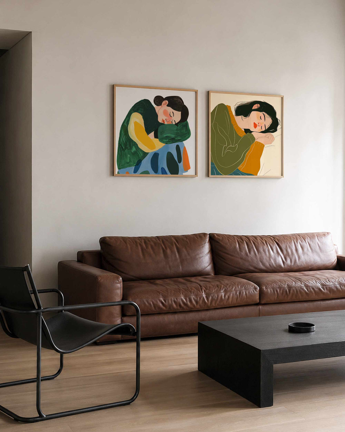 Interieurpresentatie van een tweedelige vierkante posterset met slapende vrouwen