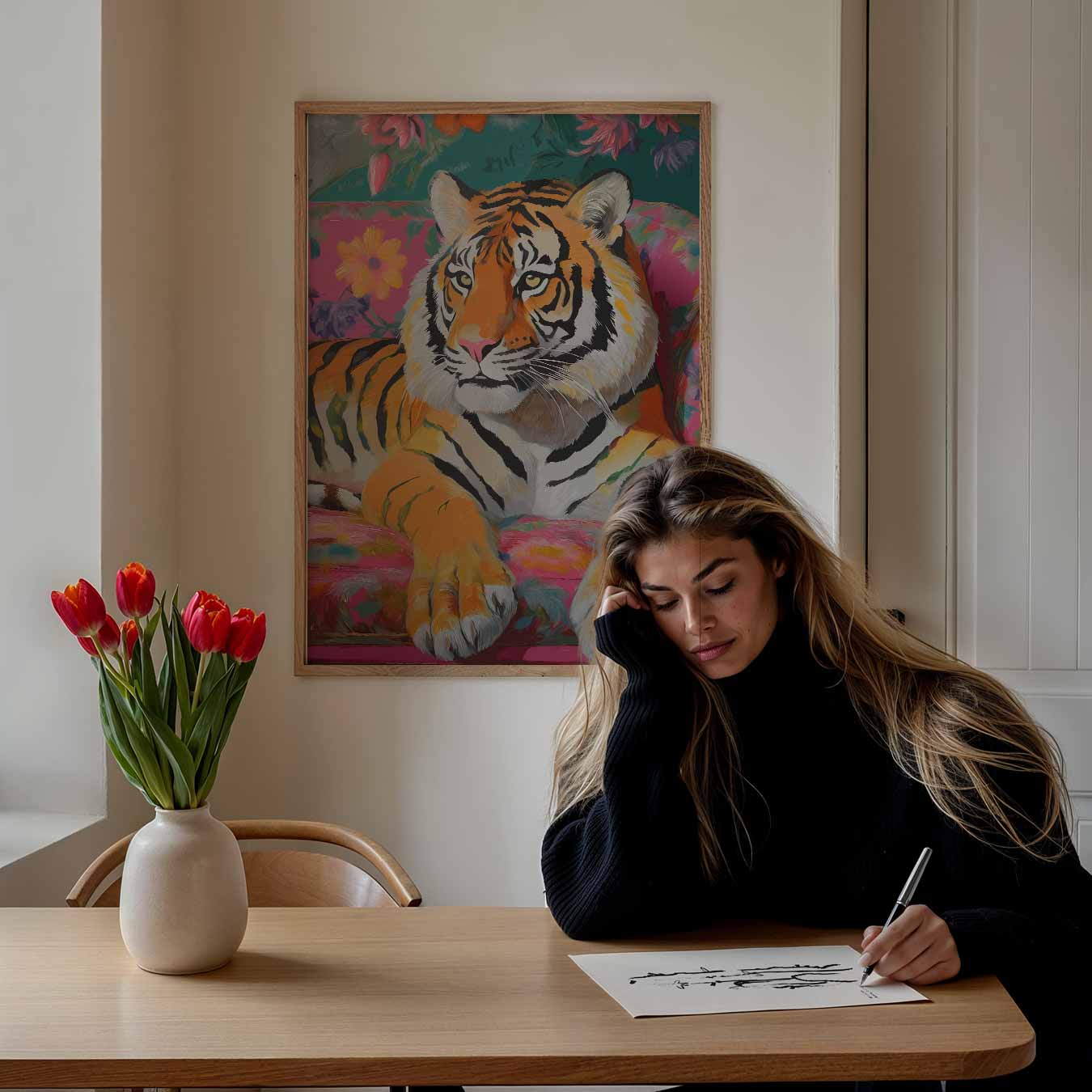 Tropische Tijger in Bloemenweelde Poster-WallArtistic
