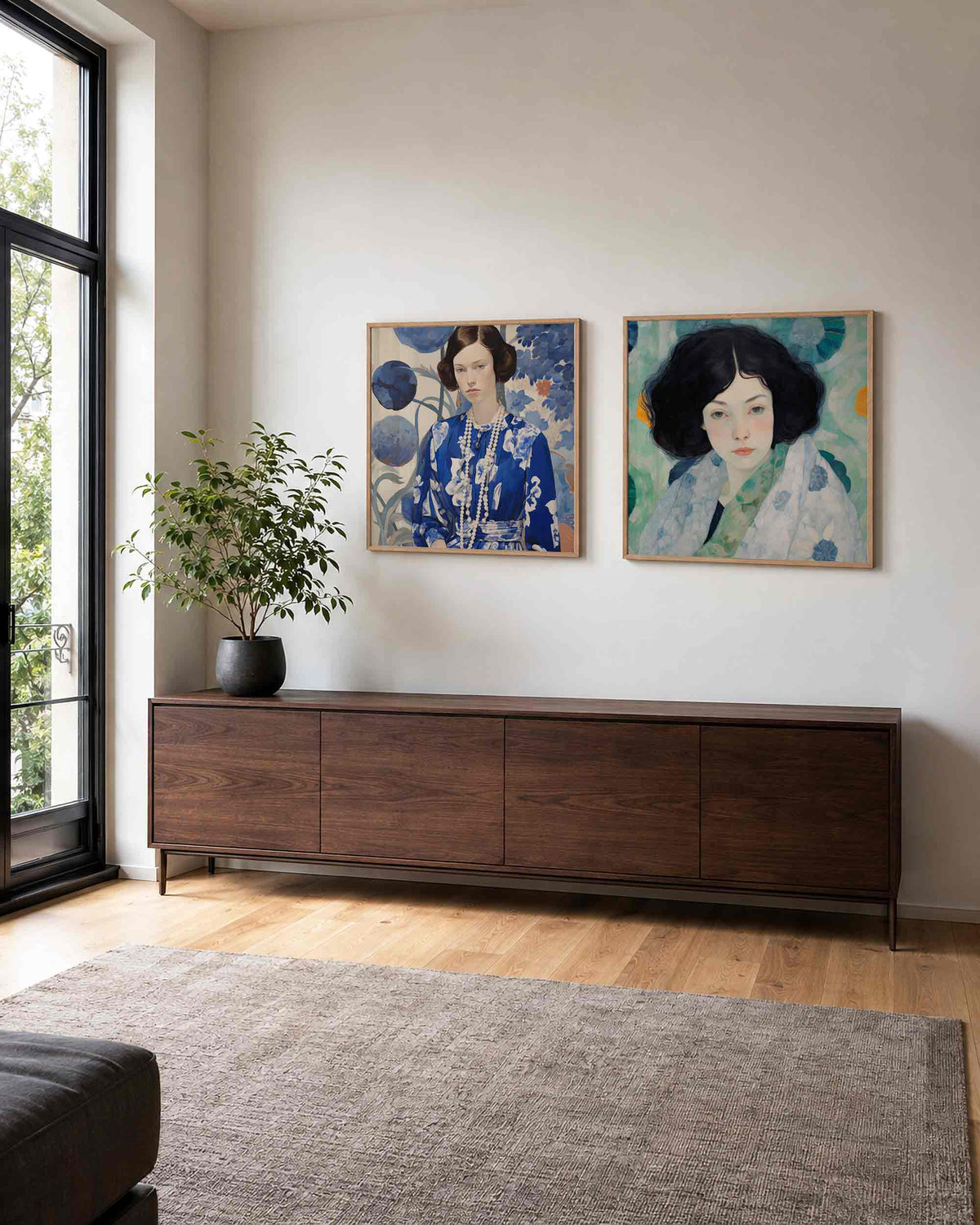 Interieurpresentatie van een tweedelige vierkante posterset met portretten van vrouwen