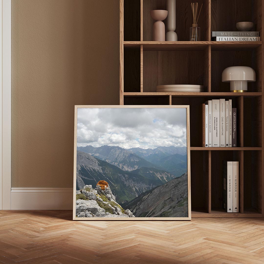 Berglandschap met wolken Poster