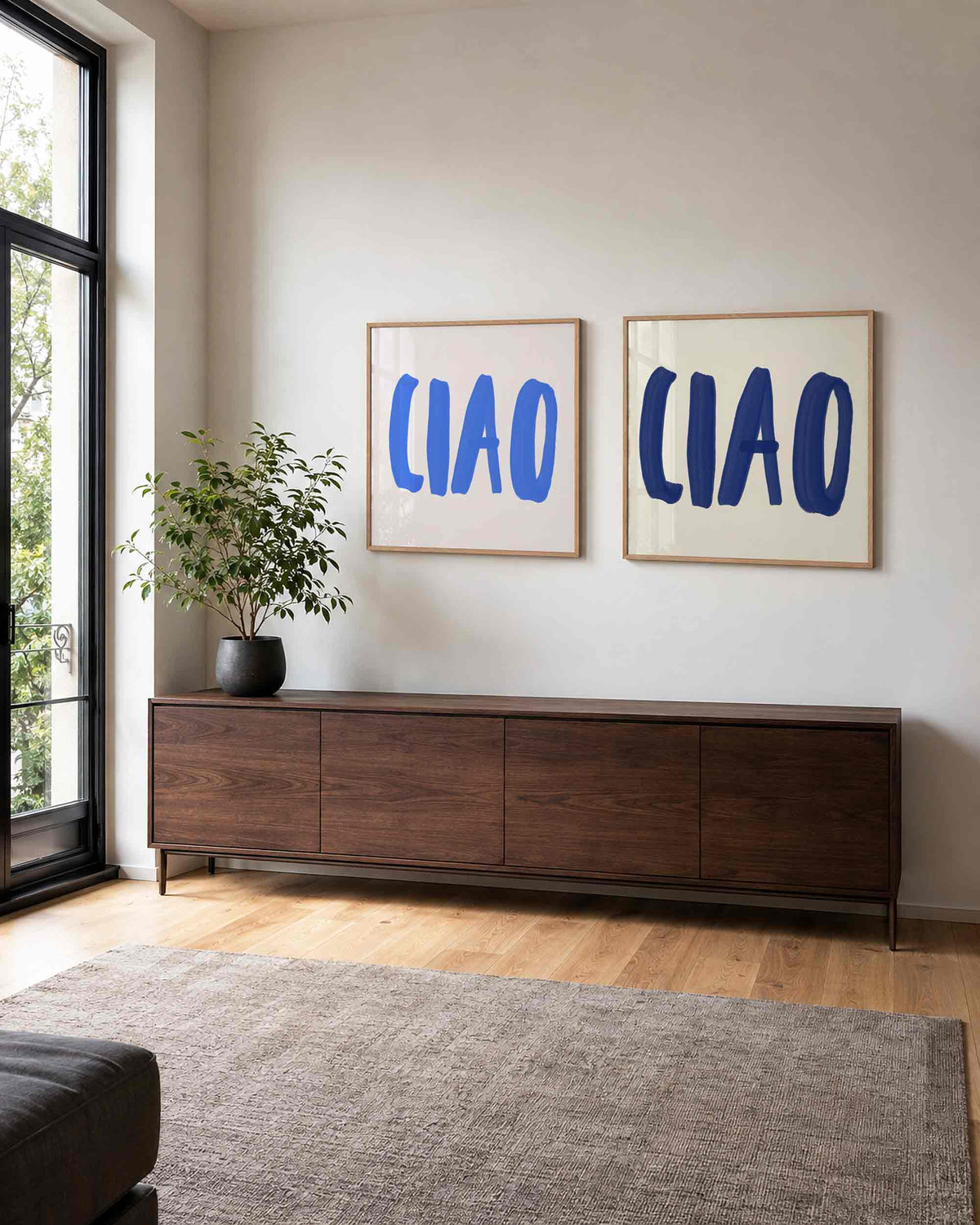 Interieurpresentatie van een tweedelige vierkante posterset met blauwe ciao