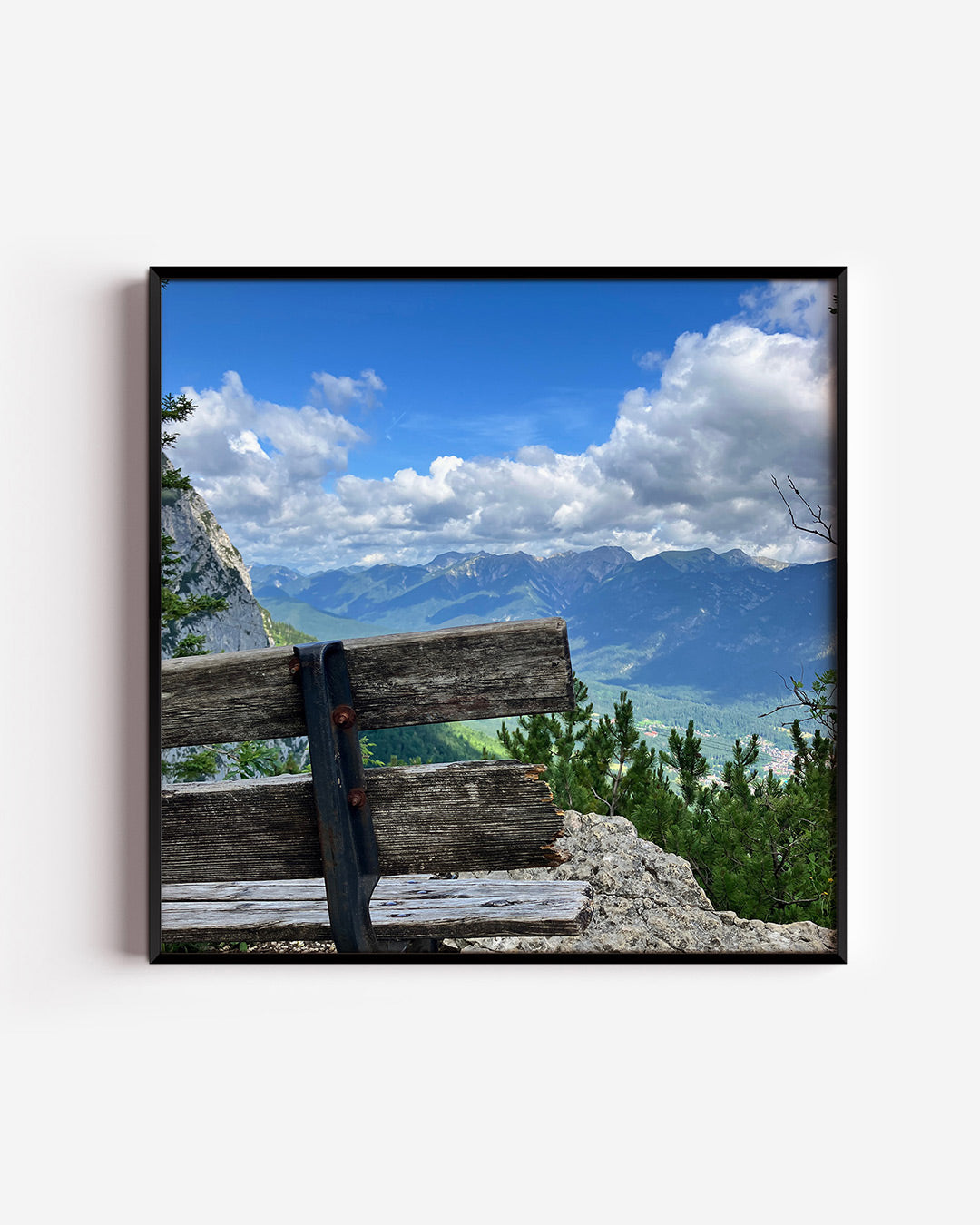 Berglandschap met bank Poster
