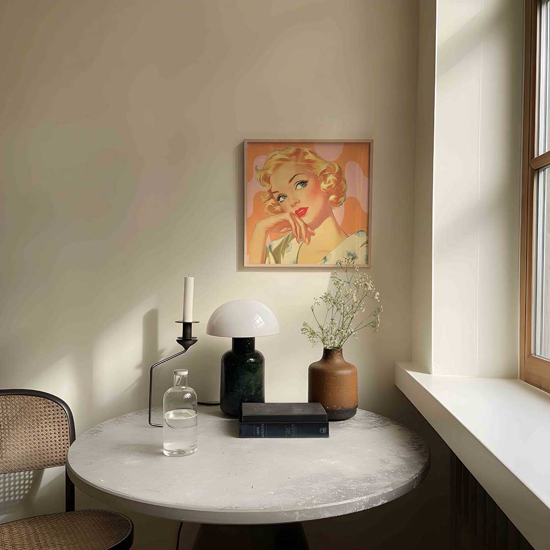 Blonde vrouw met golvend haar Poster