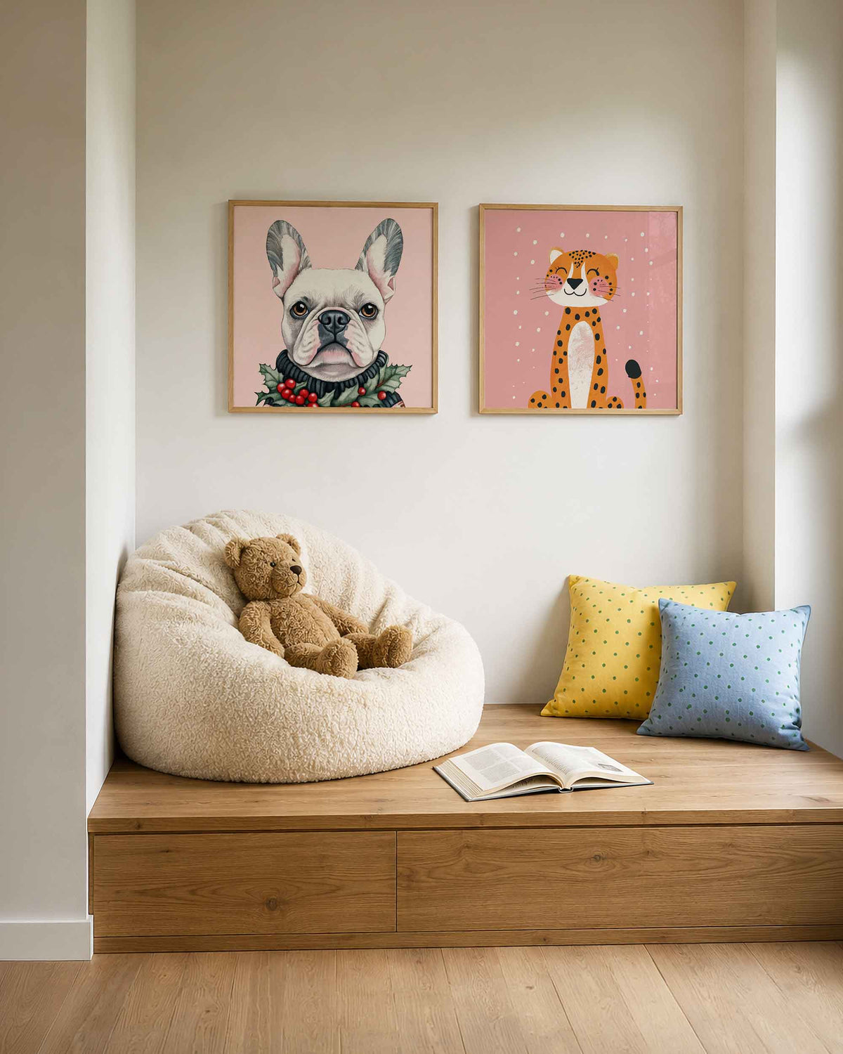Interieurpresentatie van een tweedelige vierkante posterset met hond en luipaard