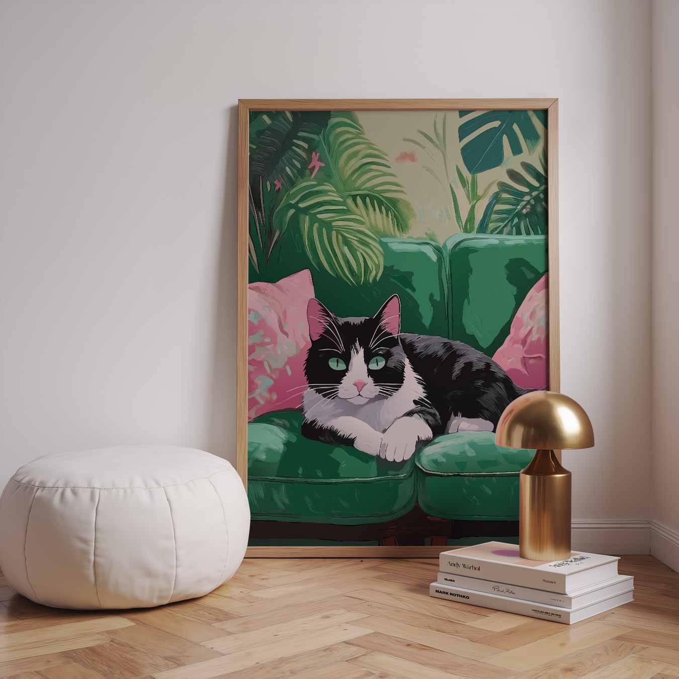 Tropische Kat Op Een Groene Bank Poster-WallArtistic