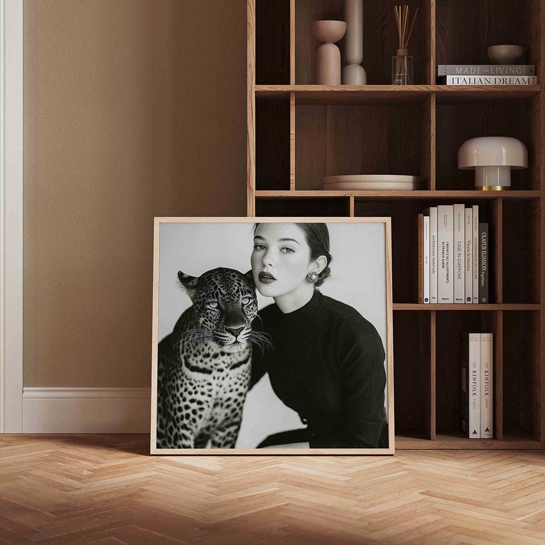 Vrouw met luipaard Poster