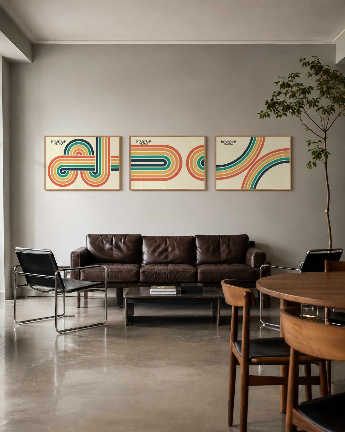 Interieurmockup van drieluik landscape-posterset met retrobochten in kleur