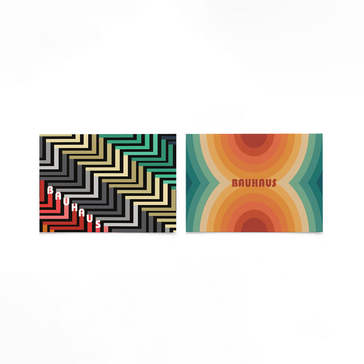 Twee landscape posters met kleurbanen en concentrische bogen als vrijstaande productfoto