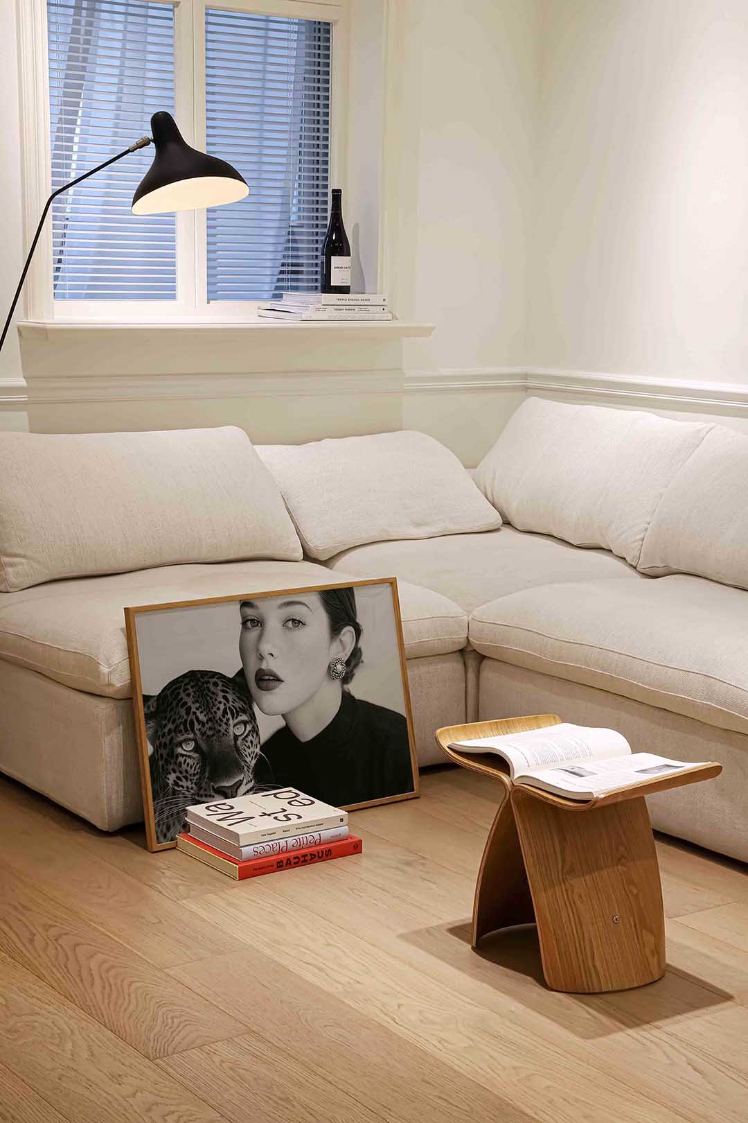 Vrouw en luipaard Poster